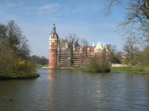 Am Schlossbrunnen Bad Muskau Ngoại thất bức ảnh
